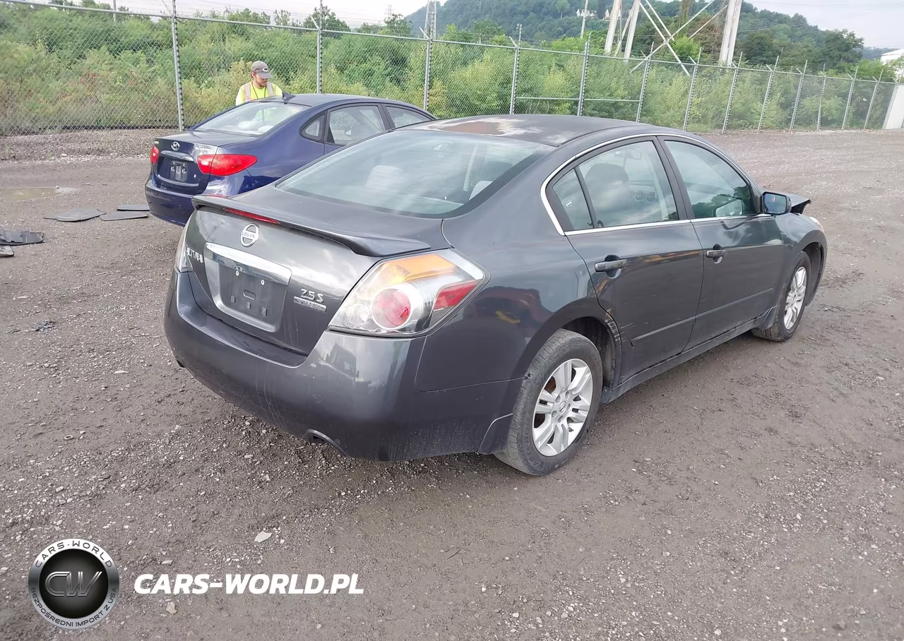 2011 Nissan Altima 2.5 S VIN:1N4AL2AP0BN422364 - 4