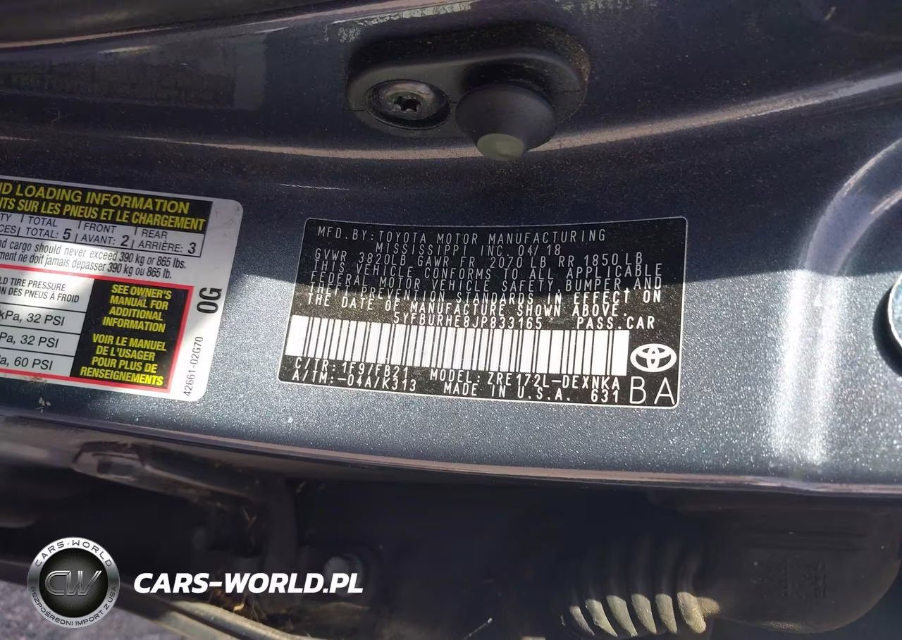 2018 Toyota Corolla Le VIN:5YFBURHE8JP833165 - 9