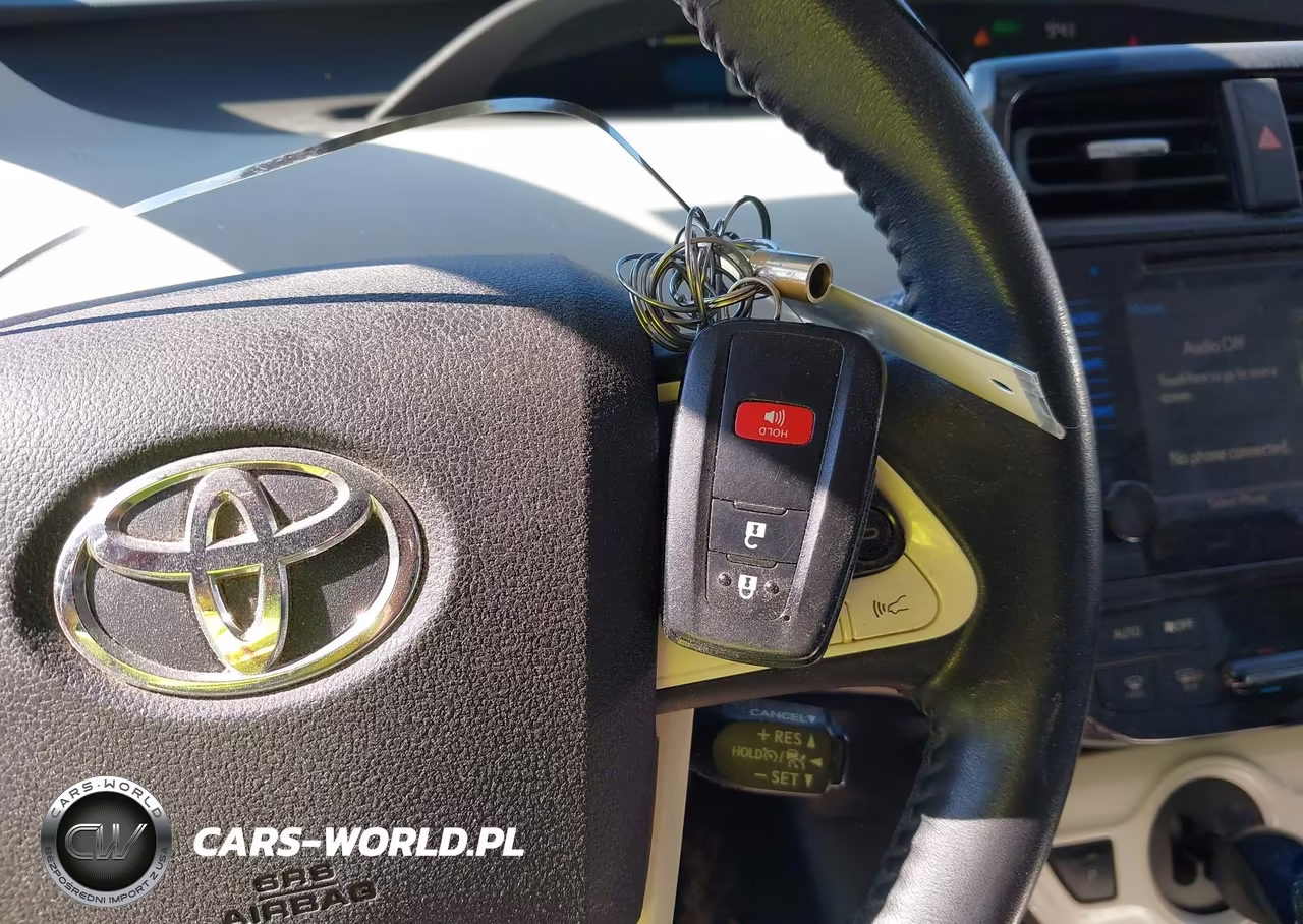 2017 Toyota Prius Three Touring VIN:JTDKARFU4H3542670 - 11
