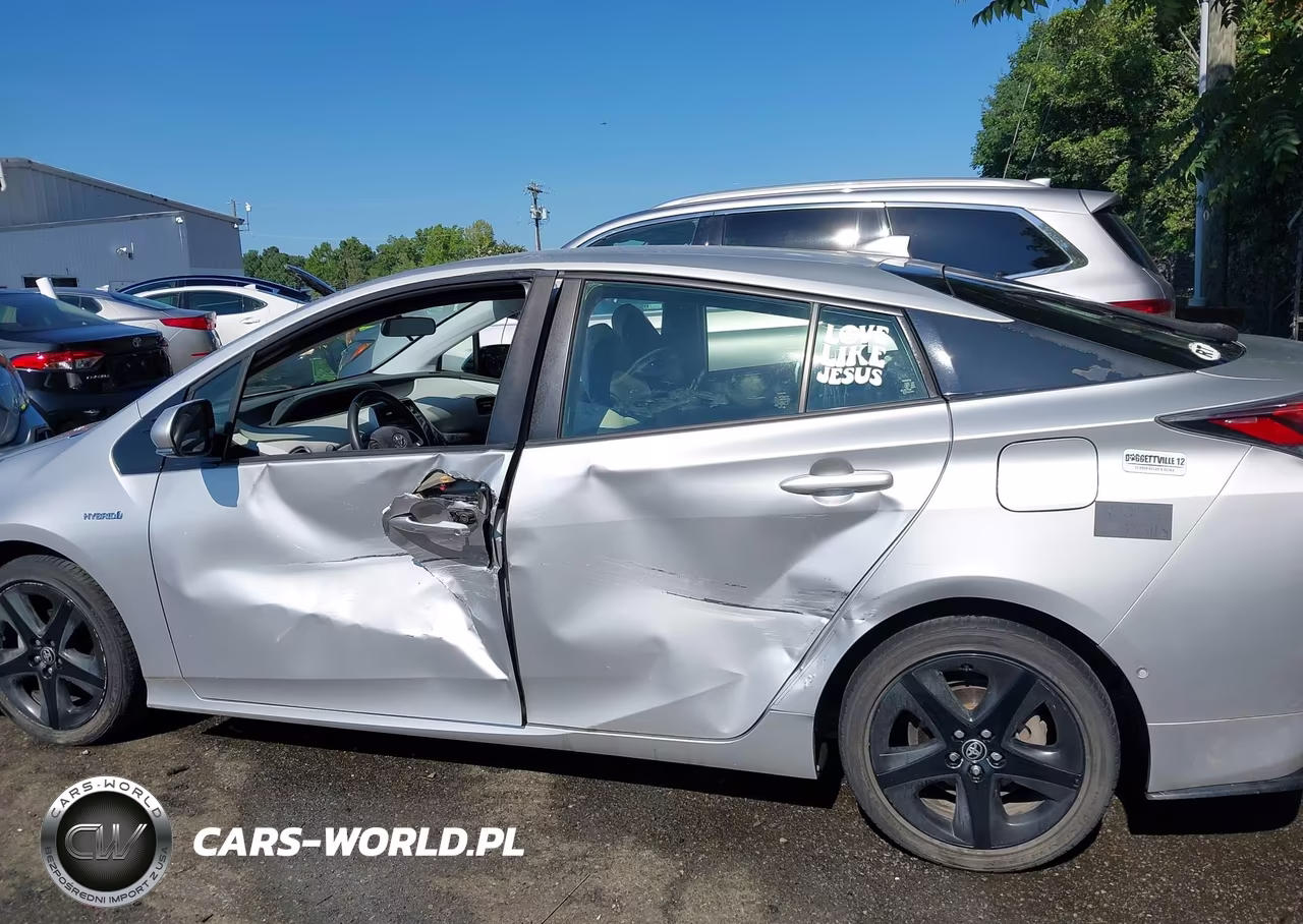 2017 Toyota Prius Three Touring VIN:JTDKARFU4H3542670 - 14