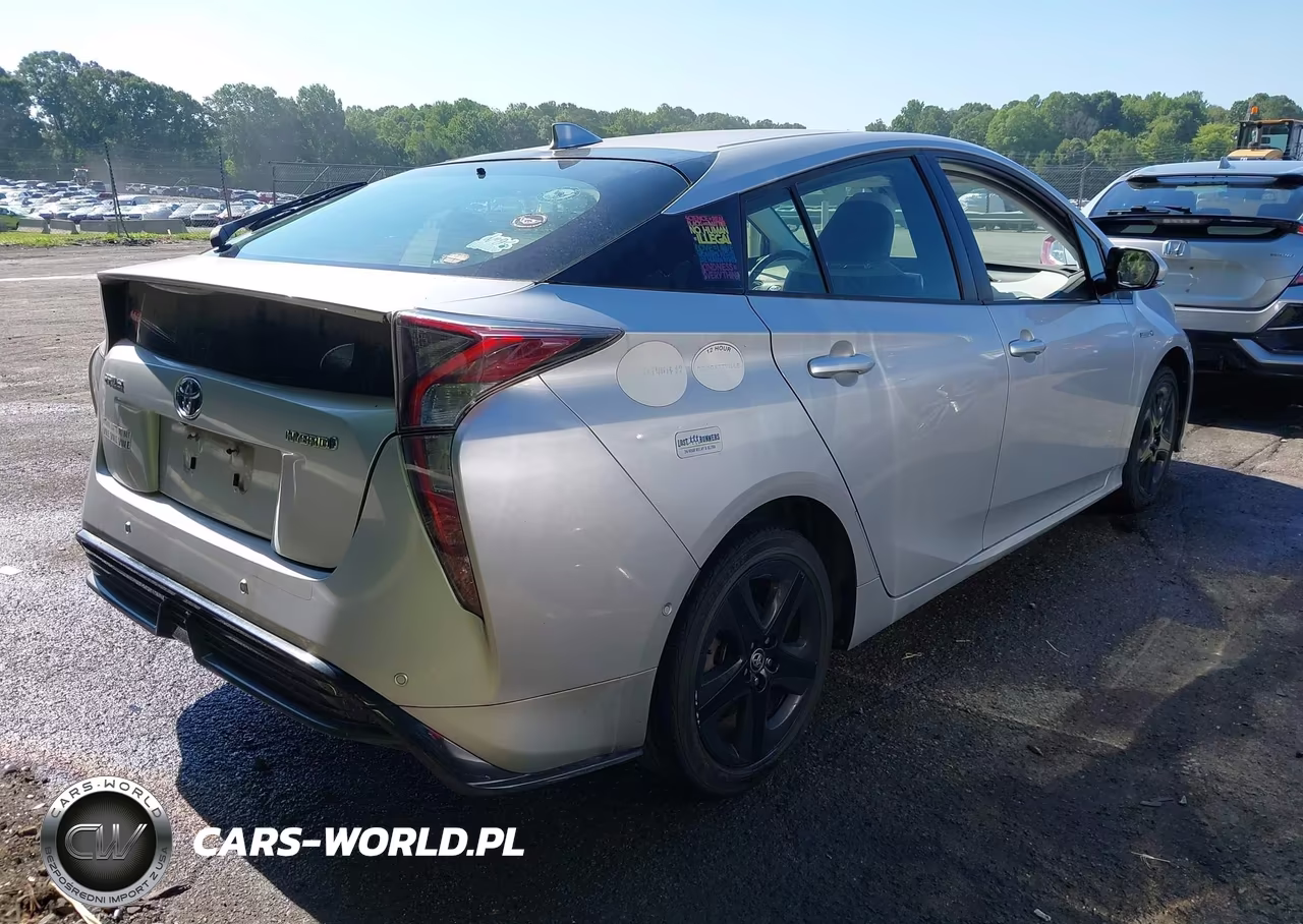 2017 Toyota Prius Three Touring VIN:JTDKARFU4H3542670 - 4
