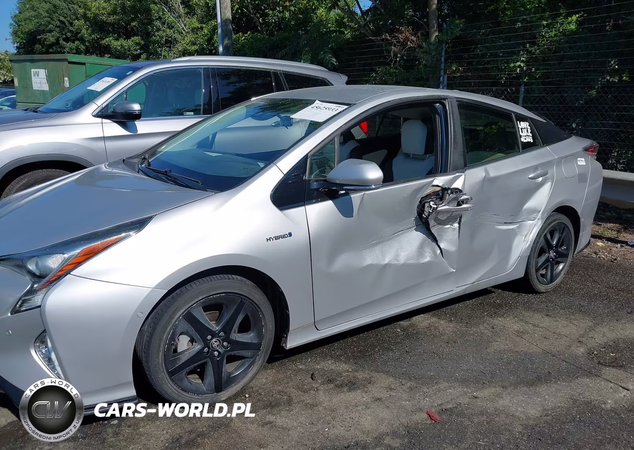 2017 Toyota Prius Three Touring VIN:JTDKARFU4H3542670 - 6