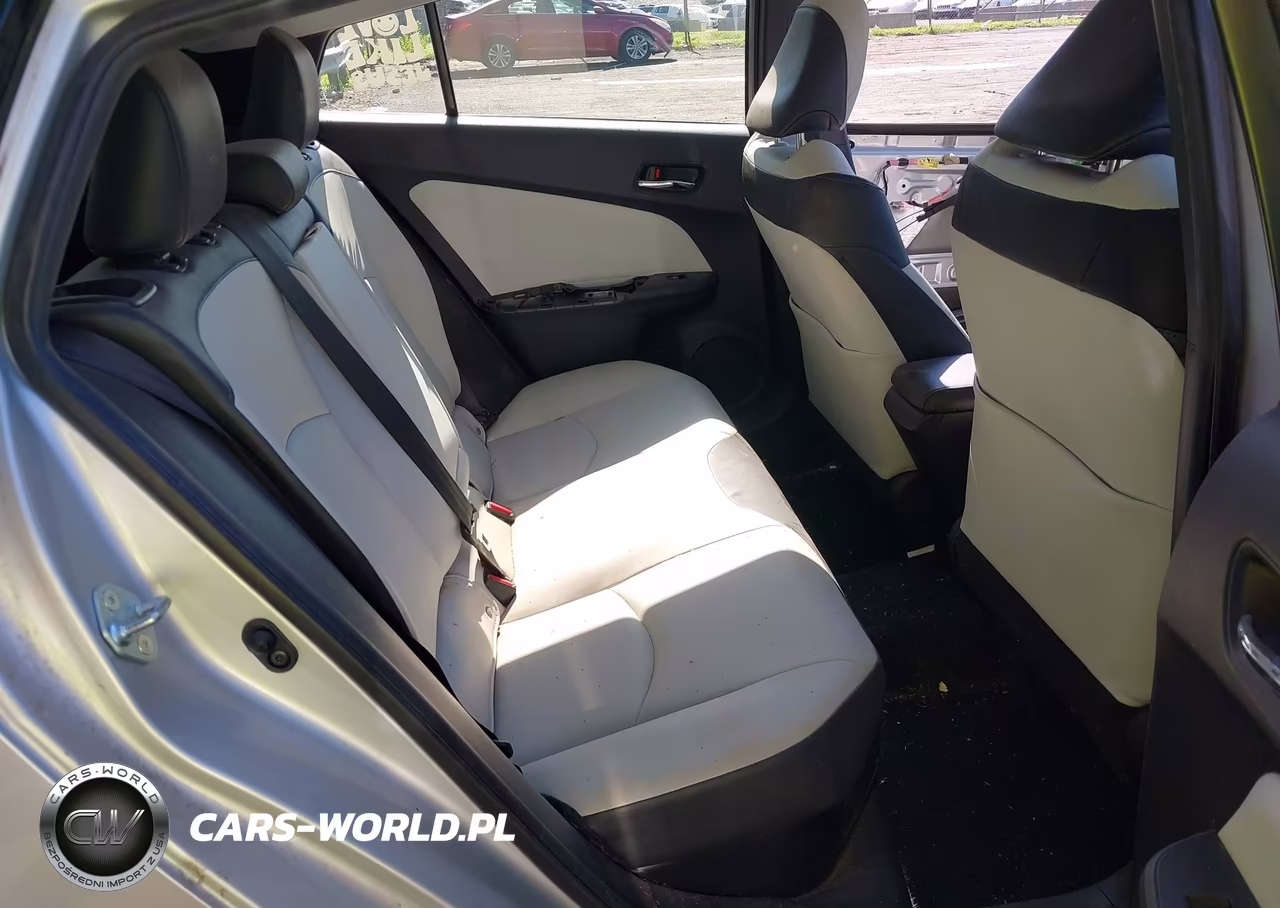 2017 Toyota Prius Three Touring VIN:JTDKARFU4H3542670 - 8