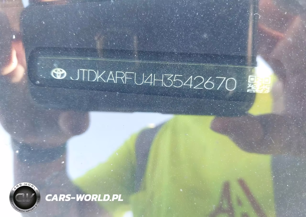 2017 Toyota Prius Three Touring VIN:JTDKARFU4H3542670 - 9