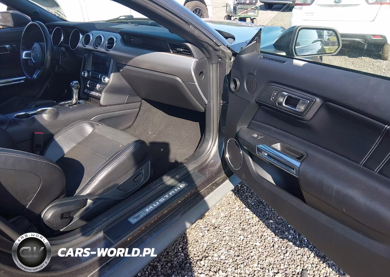 2020 Ford Mustang Ecoboost Premium Fastback VIN:1FA6P8THXL5135957 - 5