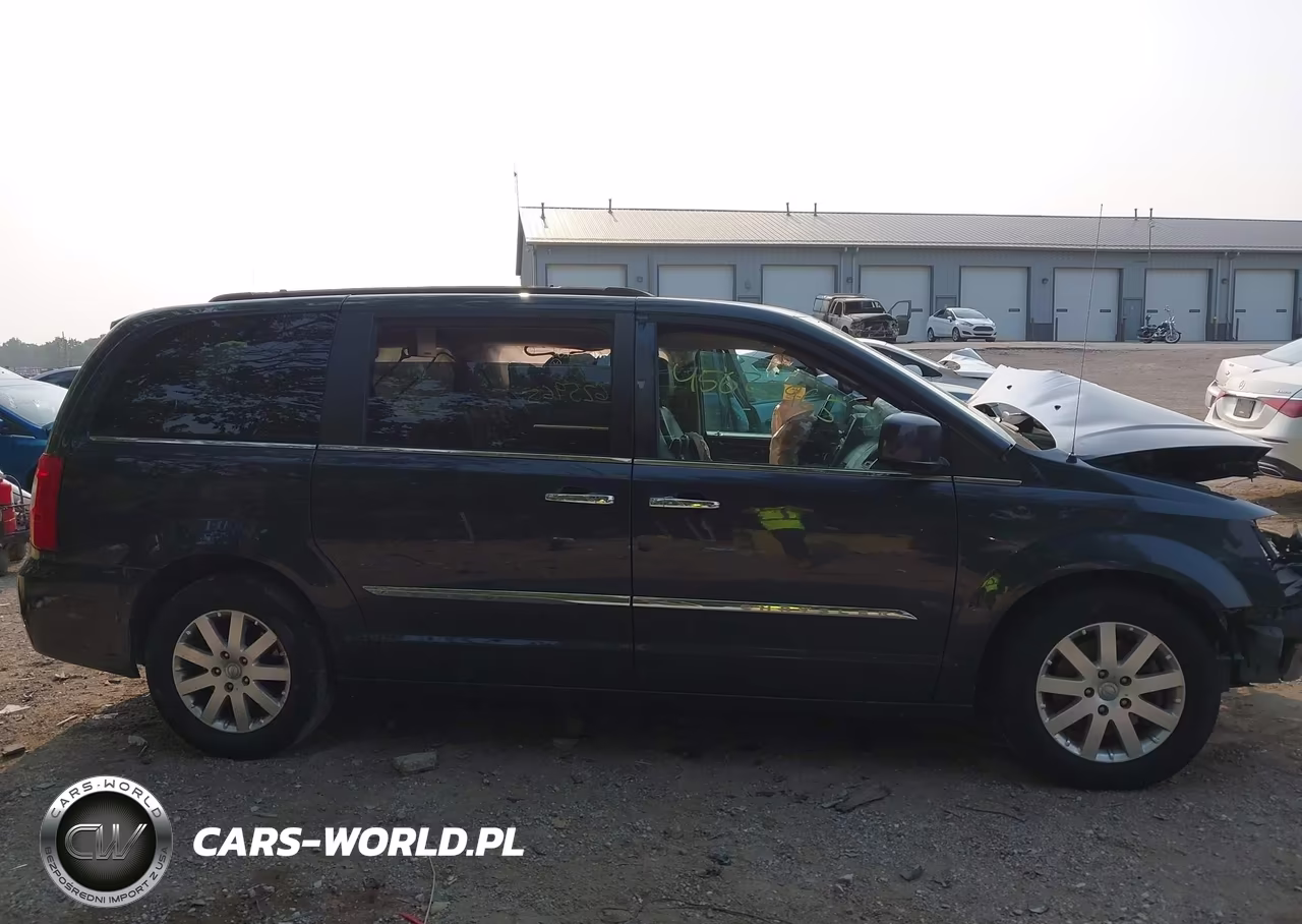 2014 Chrysler Town & Country Touring VIN:2C4RC1BG3ER461141 - 13