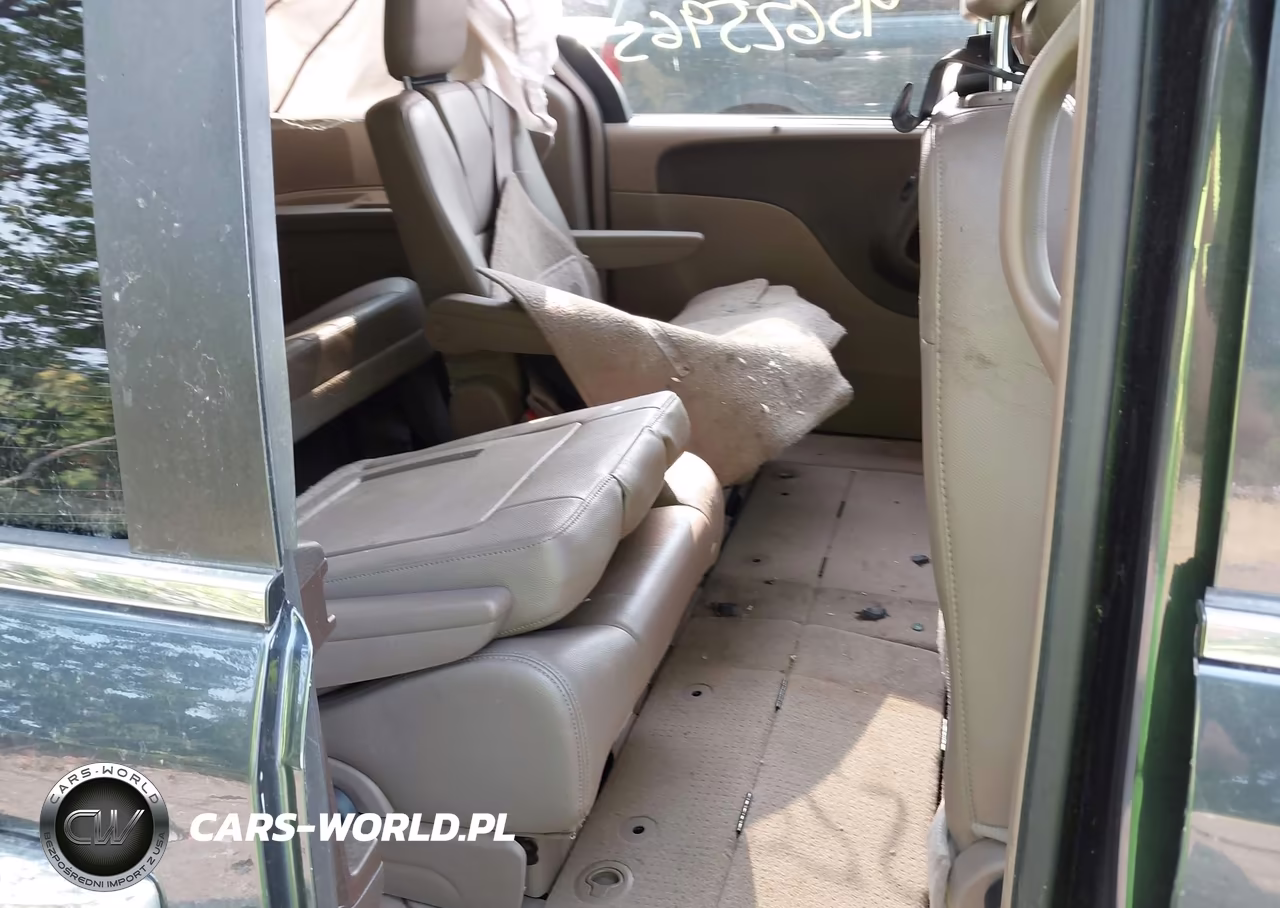 2014 Chrysler Town & Country Touring VIN:2C4RC1BG3ER461141 - 8