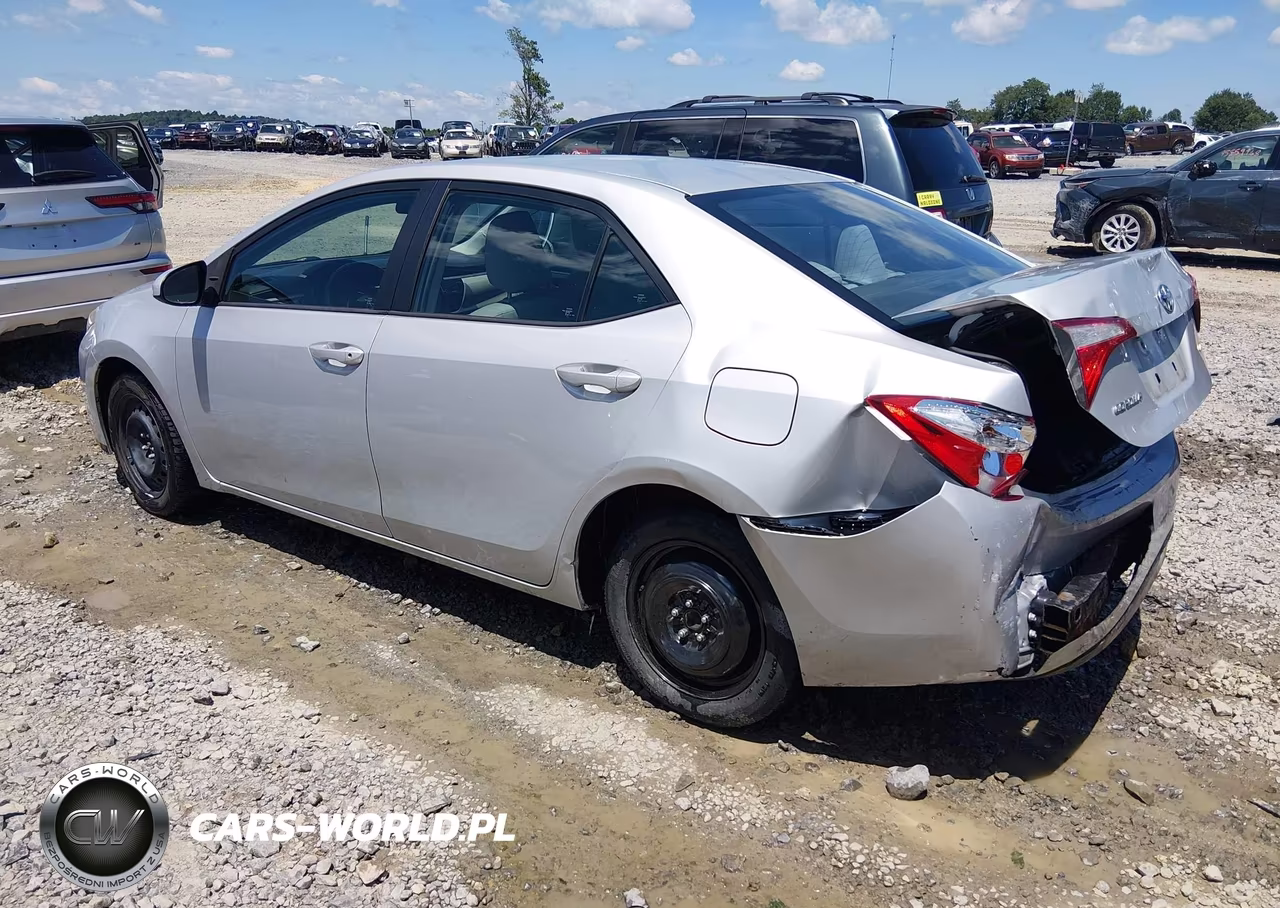 2016 Toyota Corolla Le VIN:2T1BURHE8GC646422 - 3