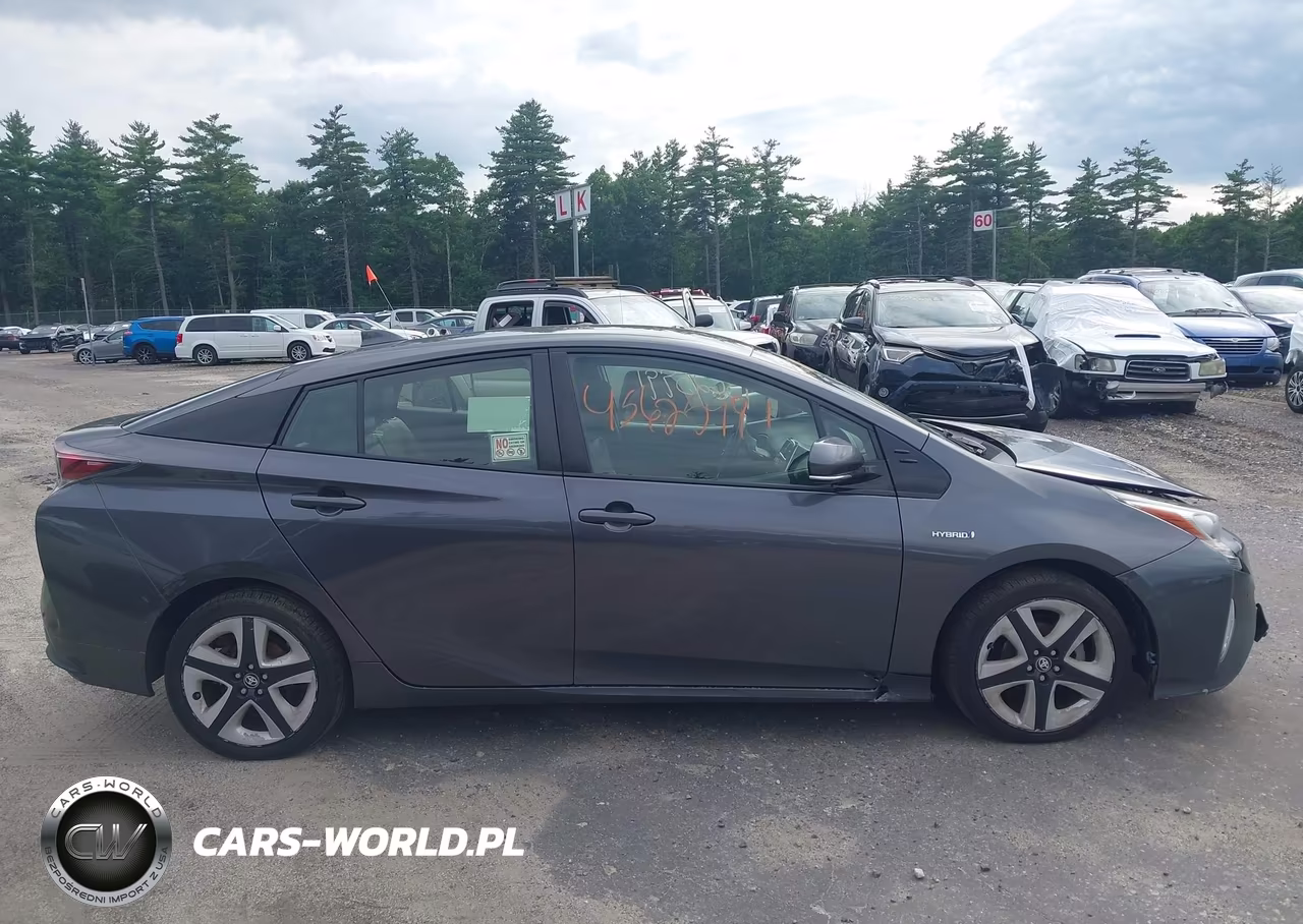 2017 Toyota Prius Four Touring VIN:JTDKARFU6H3035933 - 13
