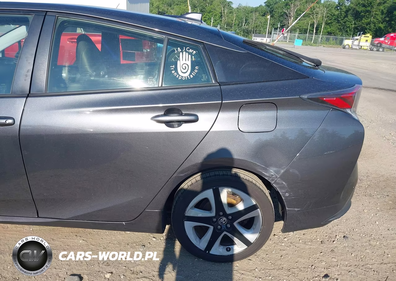2017 Toyota Prius Four Touring VIN:JTDKARFU6H3035933 - 18