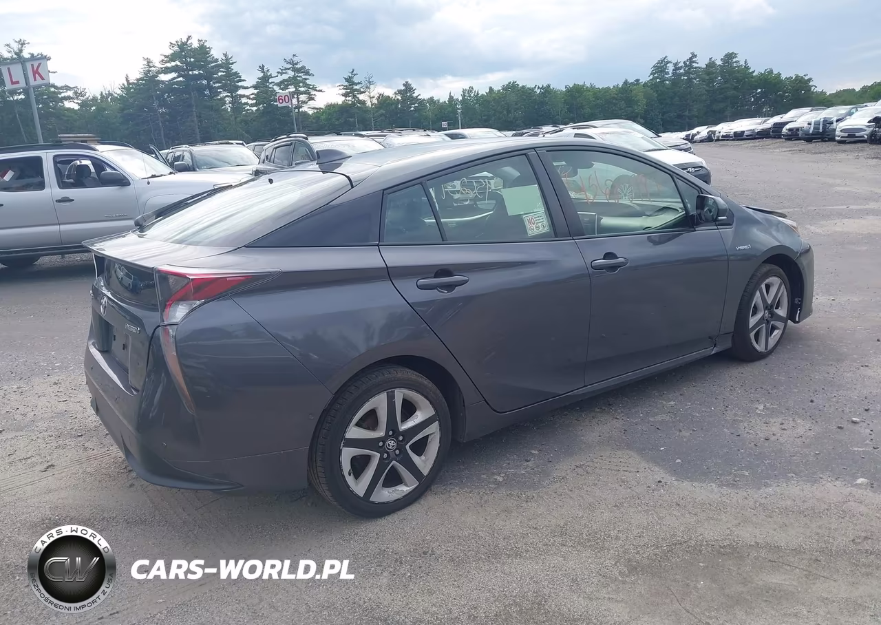 2017 Toyota Prius Four Touring VIN:JTDKARFU6H3035933 - 4