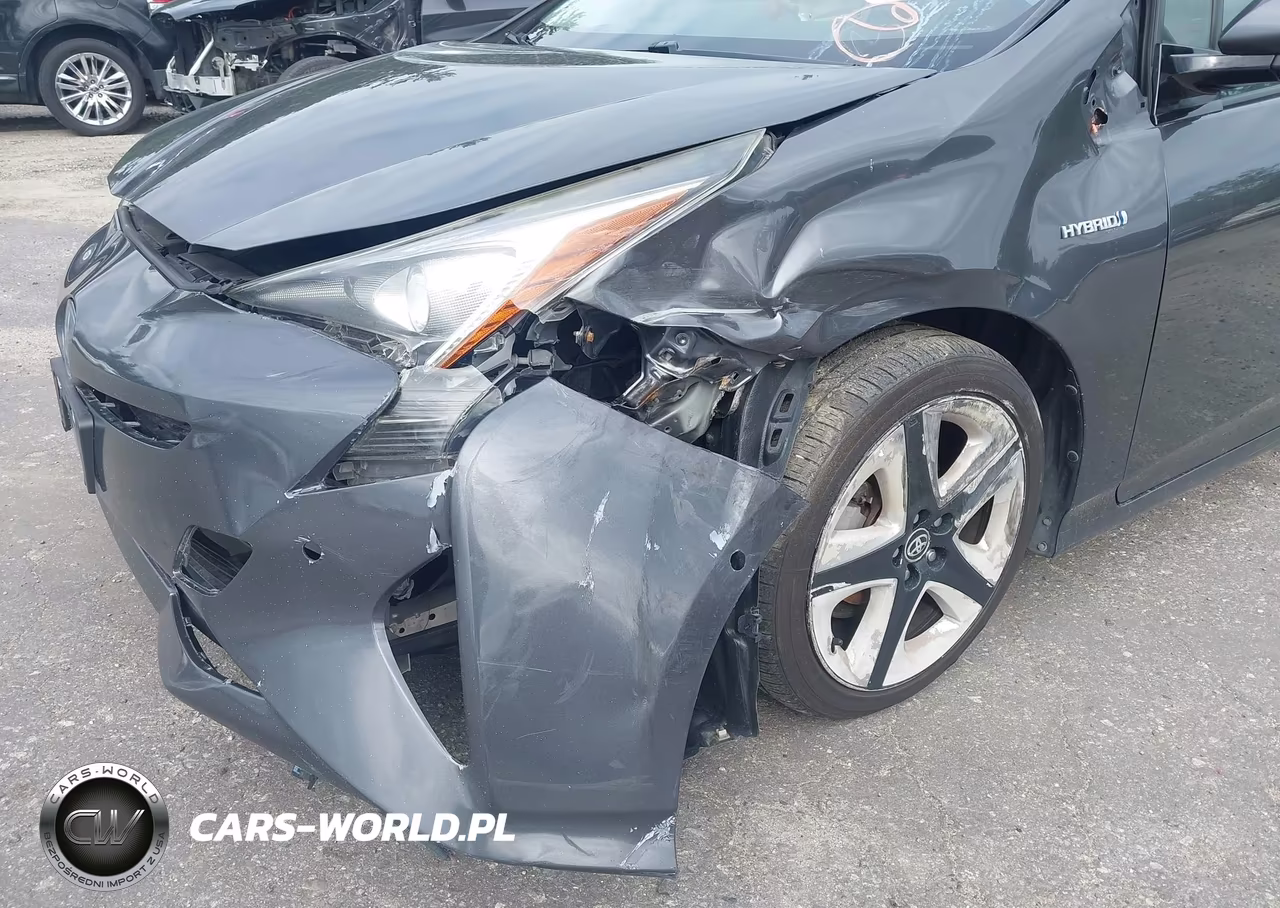 2017 Toyota Prius Four Touring VIN:JTDKARFU6H3035933 - 6