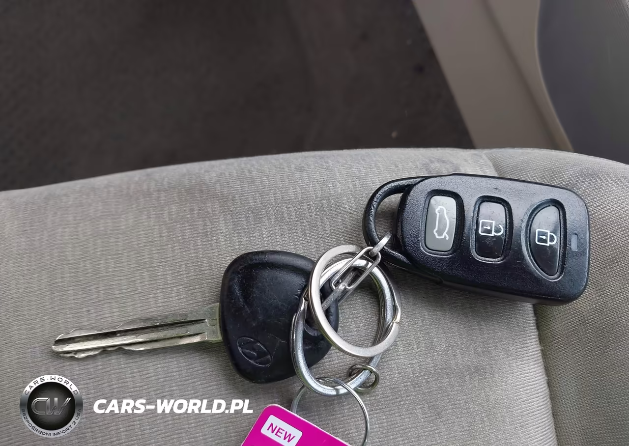 2008 Hyundai Elantra Gls-Se VIN:KMHDU46D28U557077 - 11