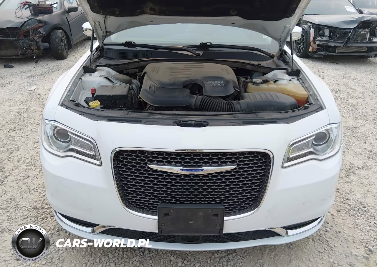 2018 Chrysler 300 Limited VIN:2C3CCAEGXJH296369 - 10