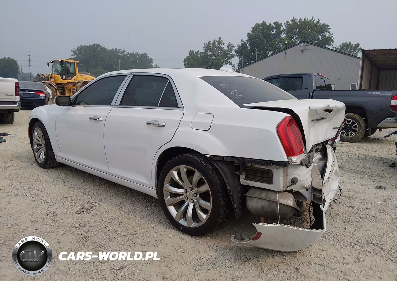 2018 Chrysler 300 Limited VIN:2C3CCAEGXJH296369 - 3