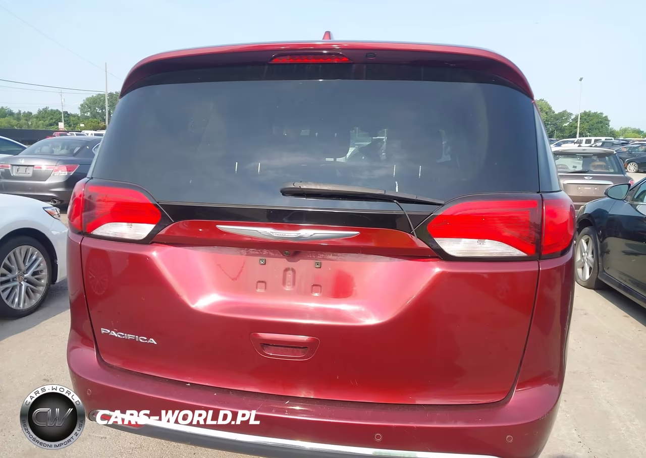 2017 Chrysler Pacifica Touring-L VIN:2C4RC1BGXHR544067 - 16