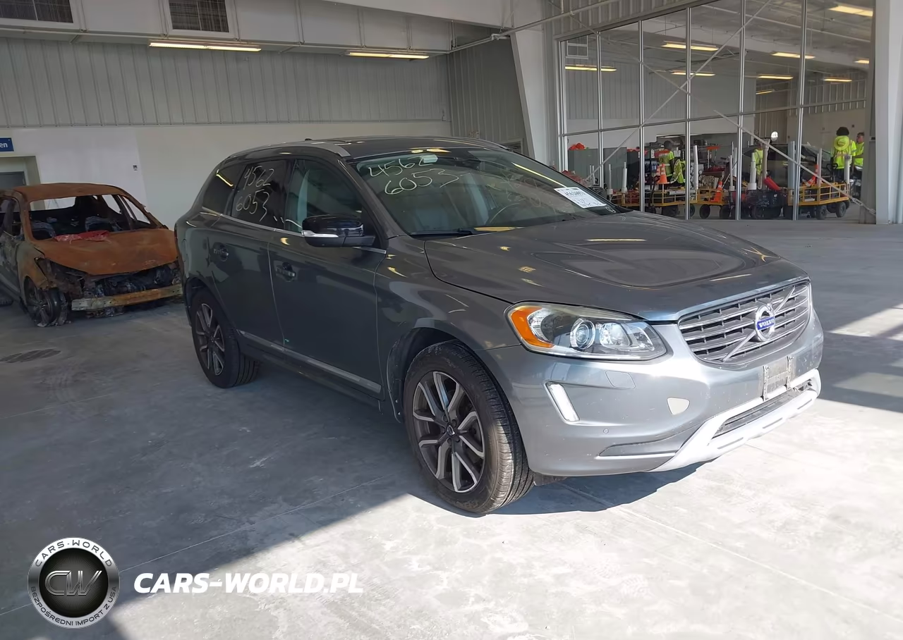 2017 Volvo Xc60 T6 Dynamic – zdjęcie 1 z 17