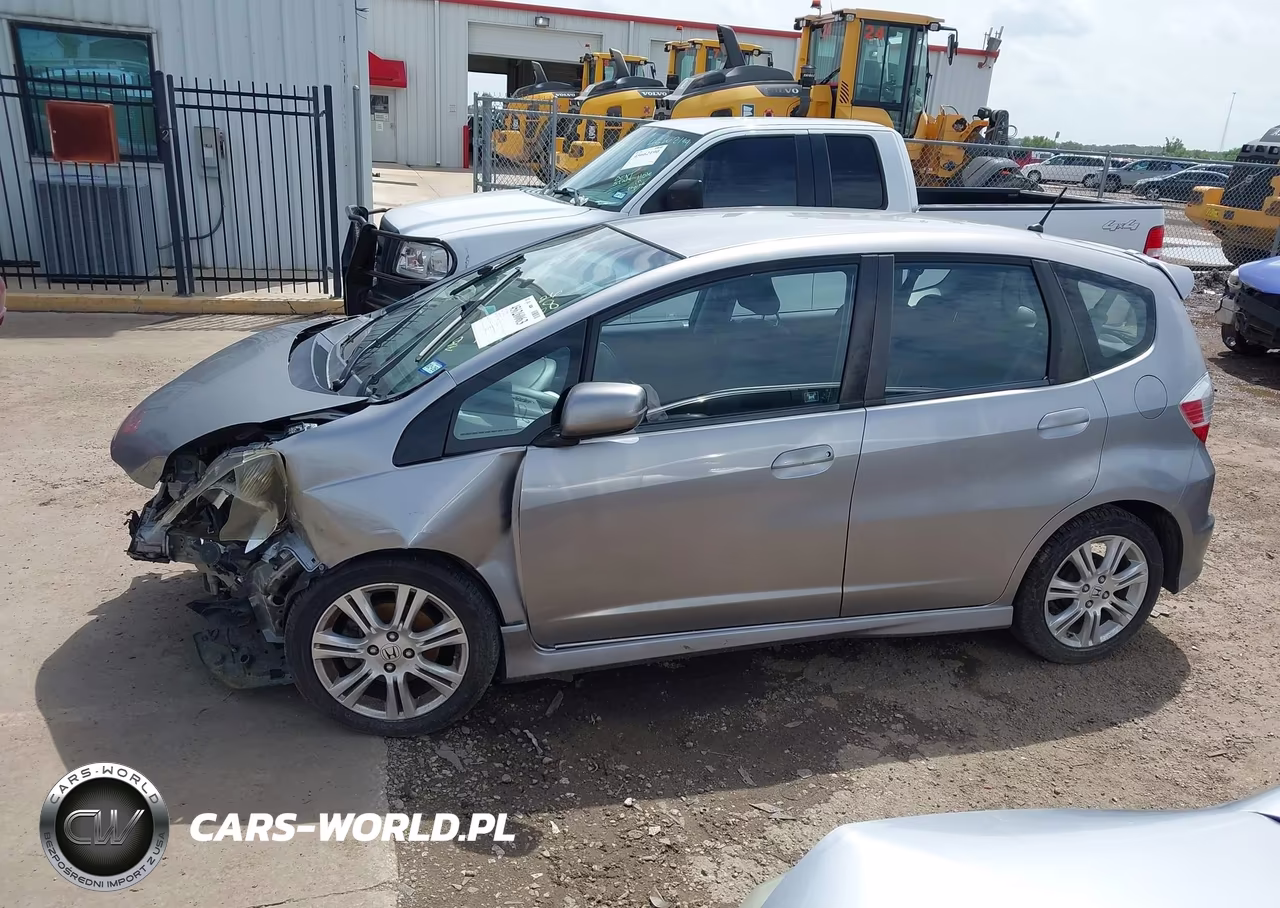 2010 Honda Fit Sport VIN:JHMGE8H46AS007755 - 14