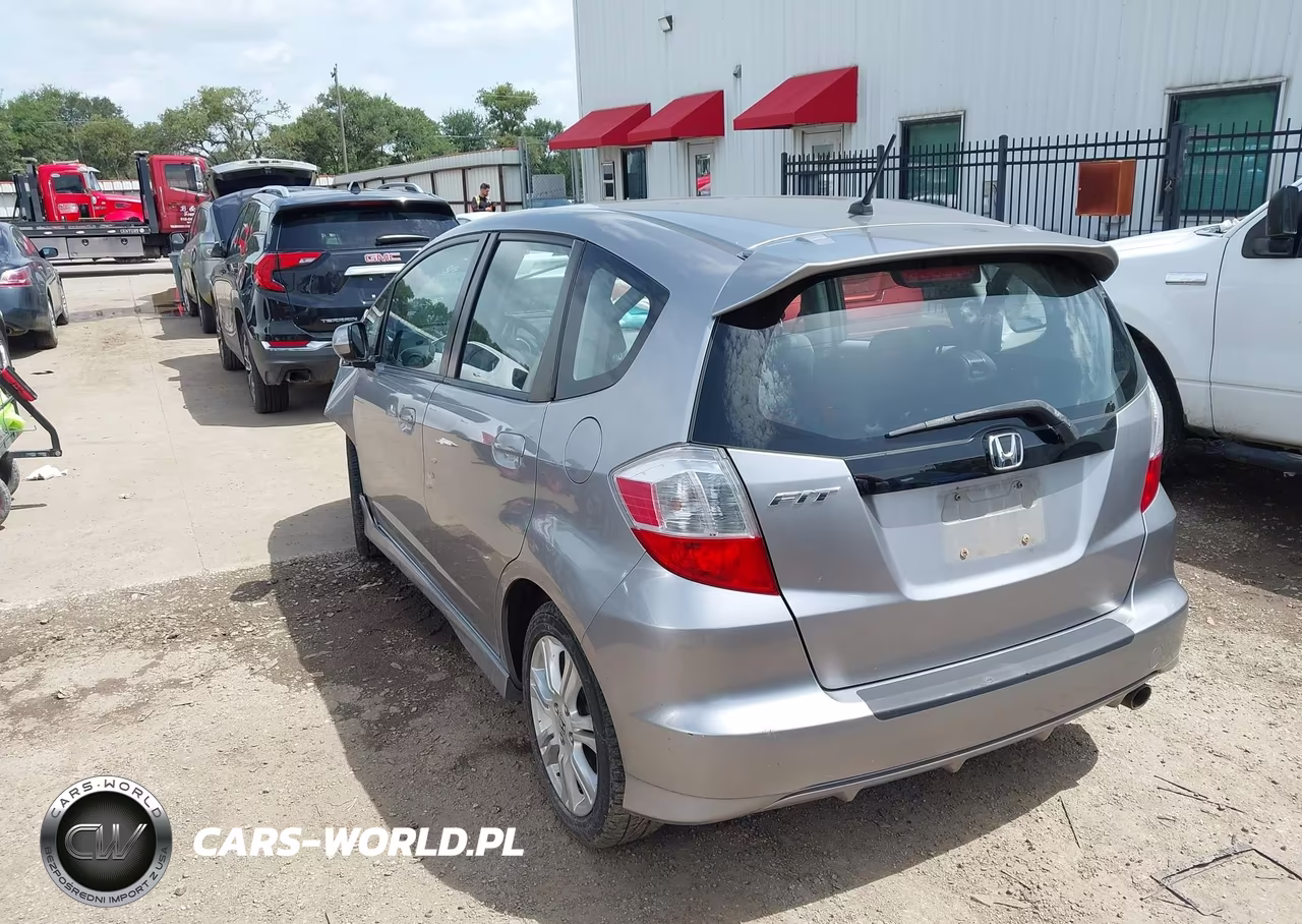 2010 Honda Fit Sport VIN:JHMGE8H46AS007755 - 3
