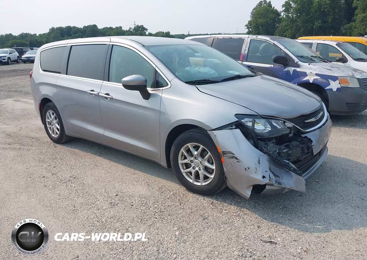 2020 Chrysler Voyager Lx