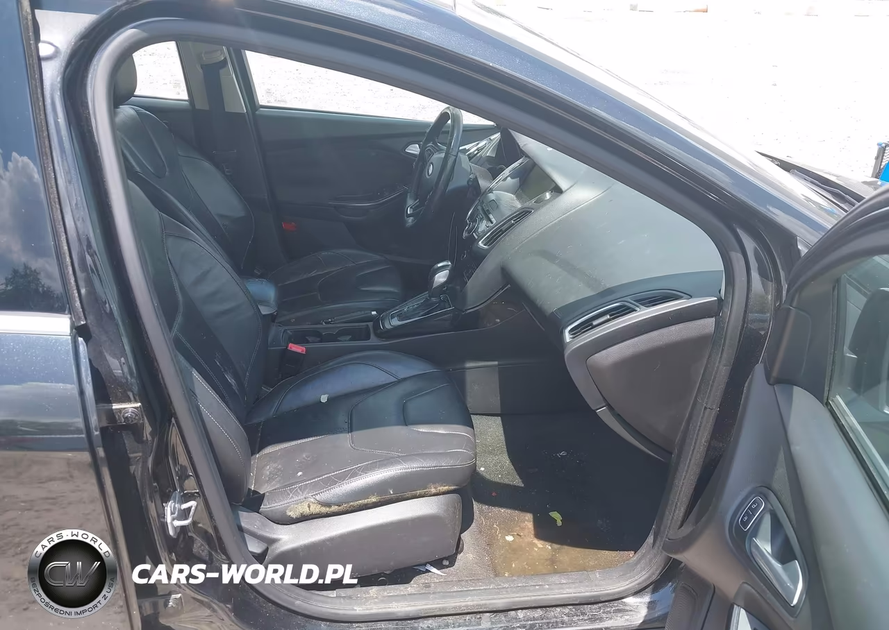 2015 Ford Focus Titanium VIN:1FADP3N22FL356018 - 5