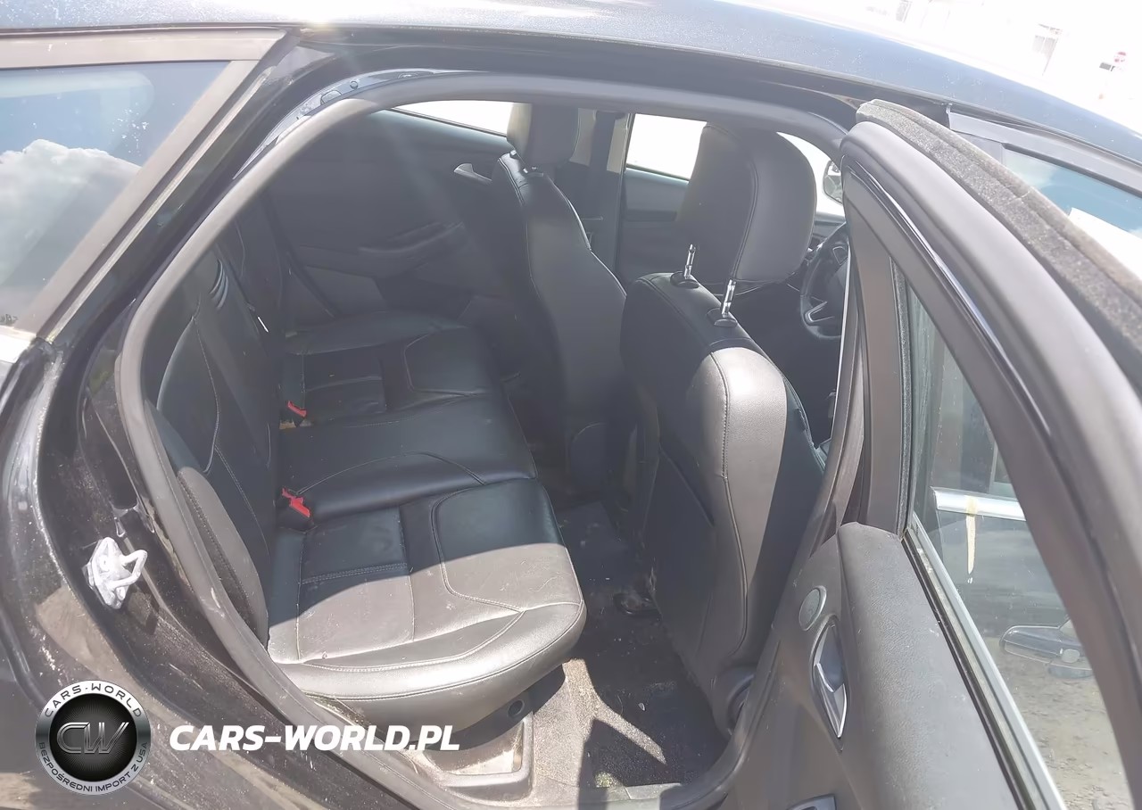 2015 Ford Focus Titanium VIN:1FADP3N22FL356018 - 8