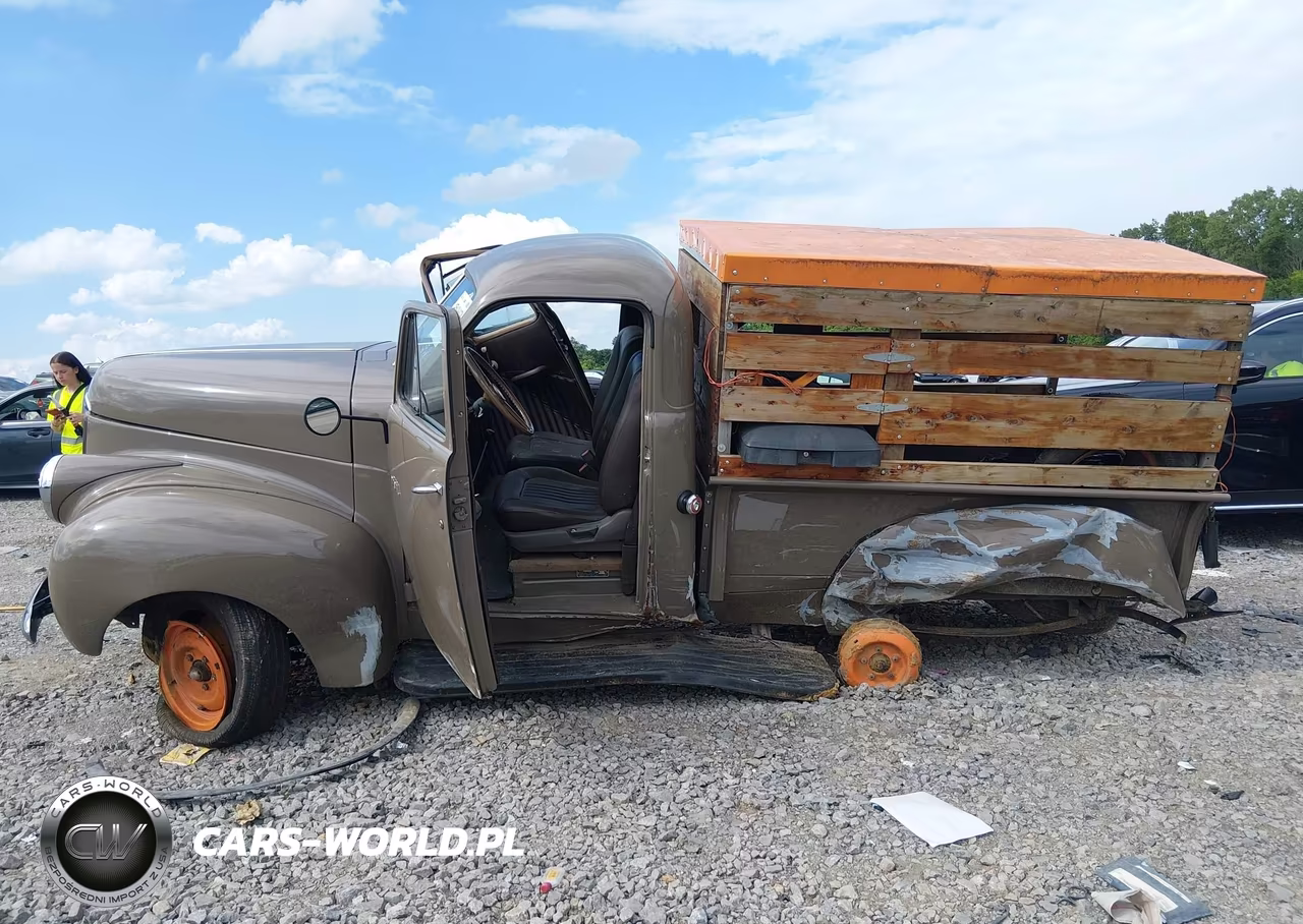 1947 Studebaker President VIN:41302 - 13