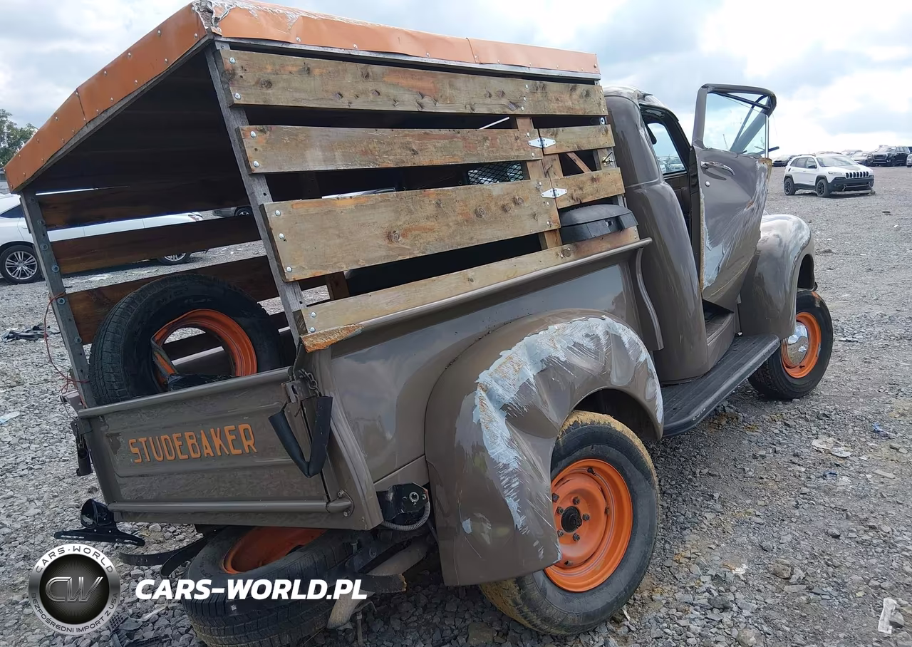 1947 Studebaker President VIN:41302 - 4