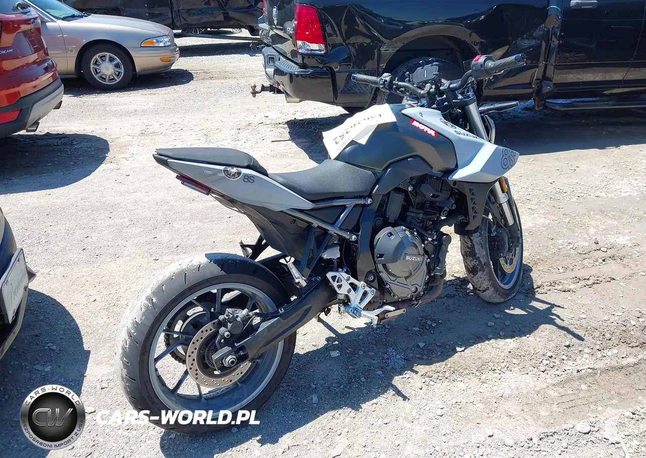 2024 Suzuki Gsx800 R VIN:JS1EM11B9R7100032 - 4