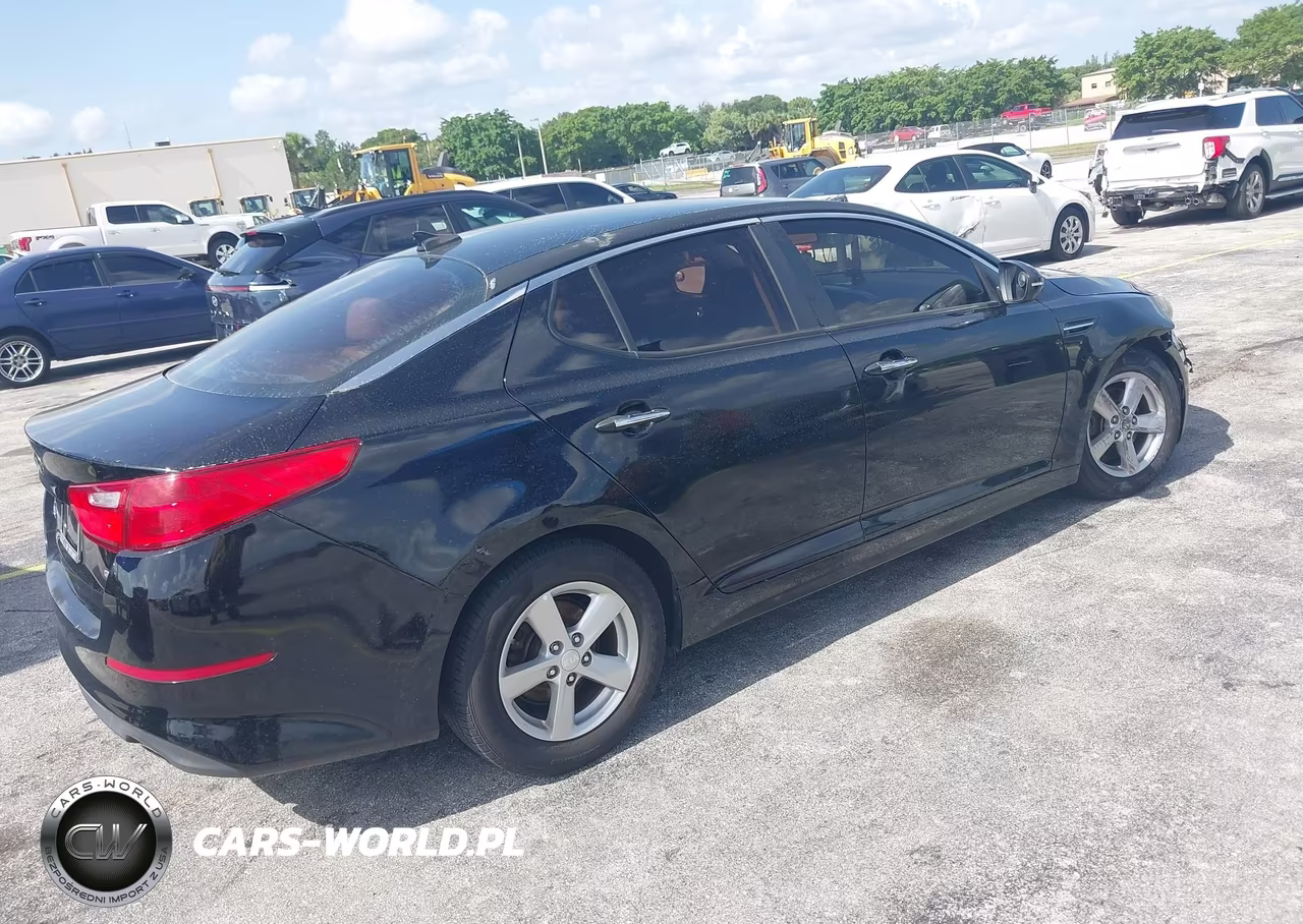 2015 Kia Optima Lx VIN:5XXGM4A75FG457206 - 4