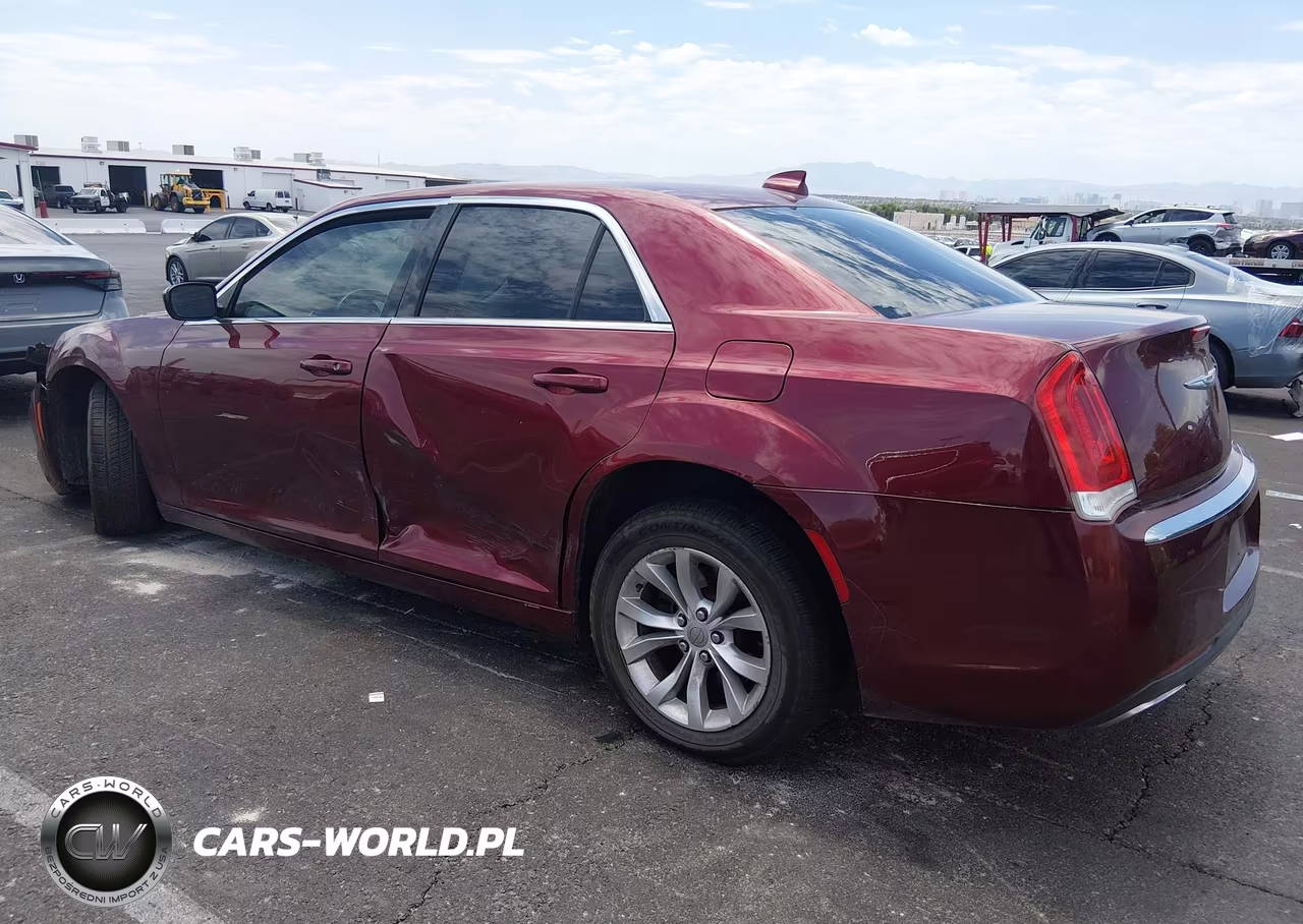 2015 Chrysler 300 Limited VIN:2C3CCAAG8FH860050 - 3