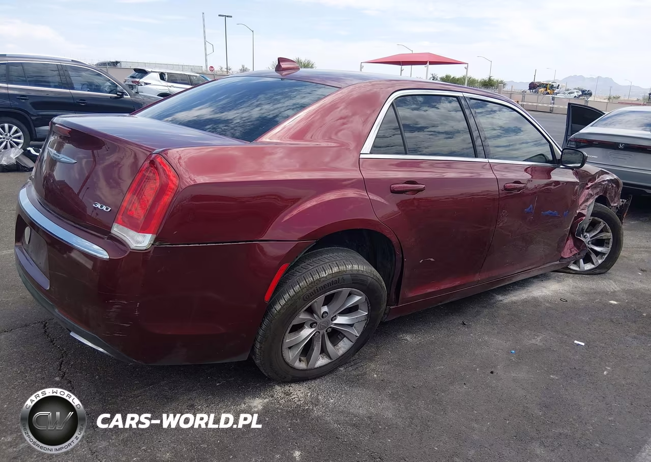 2015 Chrysler 300 Limited VIN:2C3CCAAG8FH860050 - 4