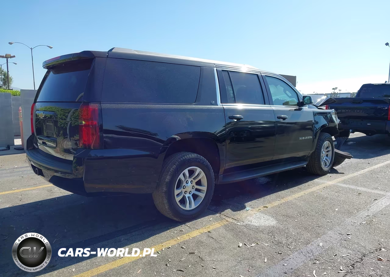 2019 Chevrolet Suburban Lt VIN:1GNSCHKCXKR204851 - 4