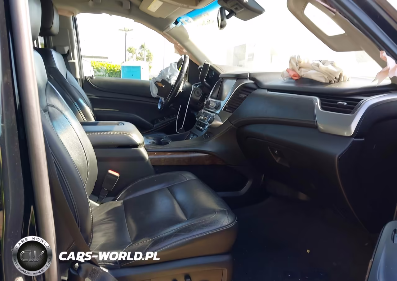2019 Chevrolet Suburban Lt VIN:1GNSCHKCXKR204851 - 5