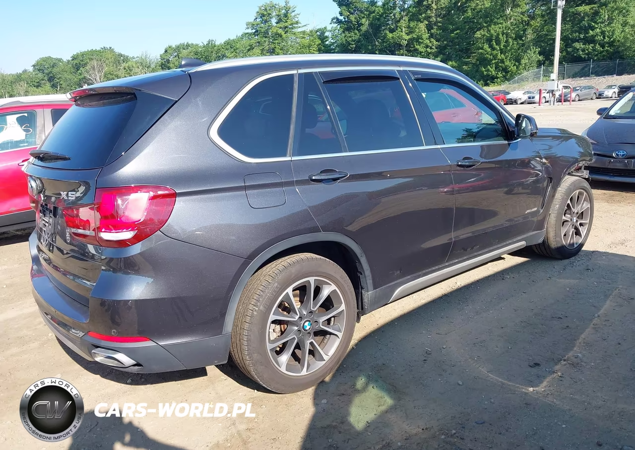 2018 BMW X5 xDrive35I VIN:5UXKR0C54J0X91333 - 4