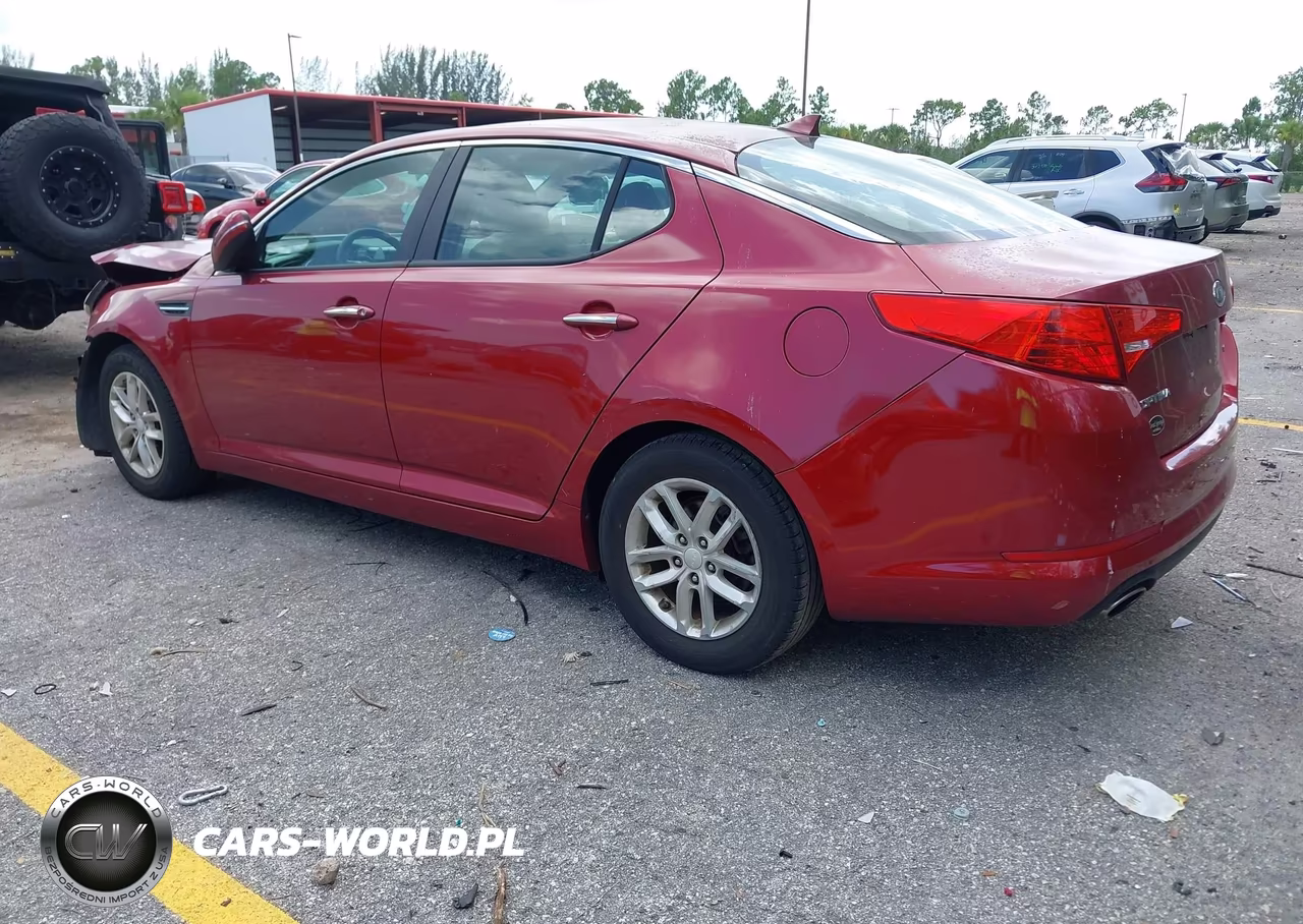 2012 Kia Optima Lx VIN:5XXGM4A70CG016076 - 3
