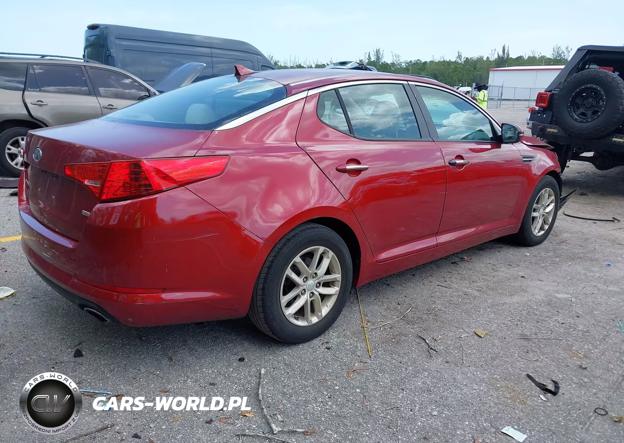 2012 Kia Optima Lx VIN:5XXGM4A70CG016076 - 4