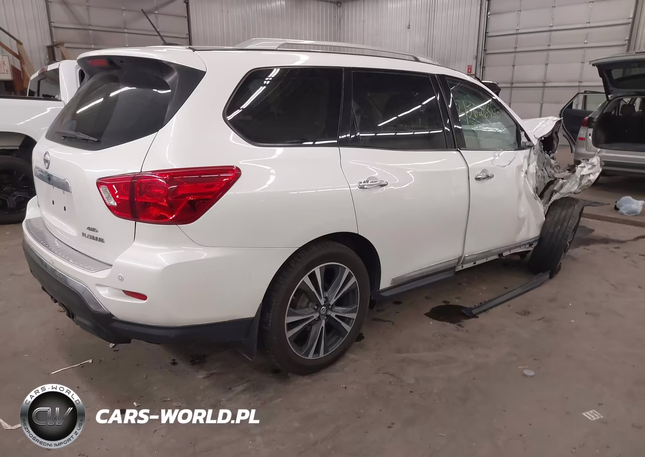 2018 Nissan Pathfinder Platinum VIN:5N1DR2MM7JC656806 - 4