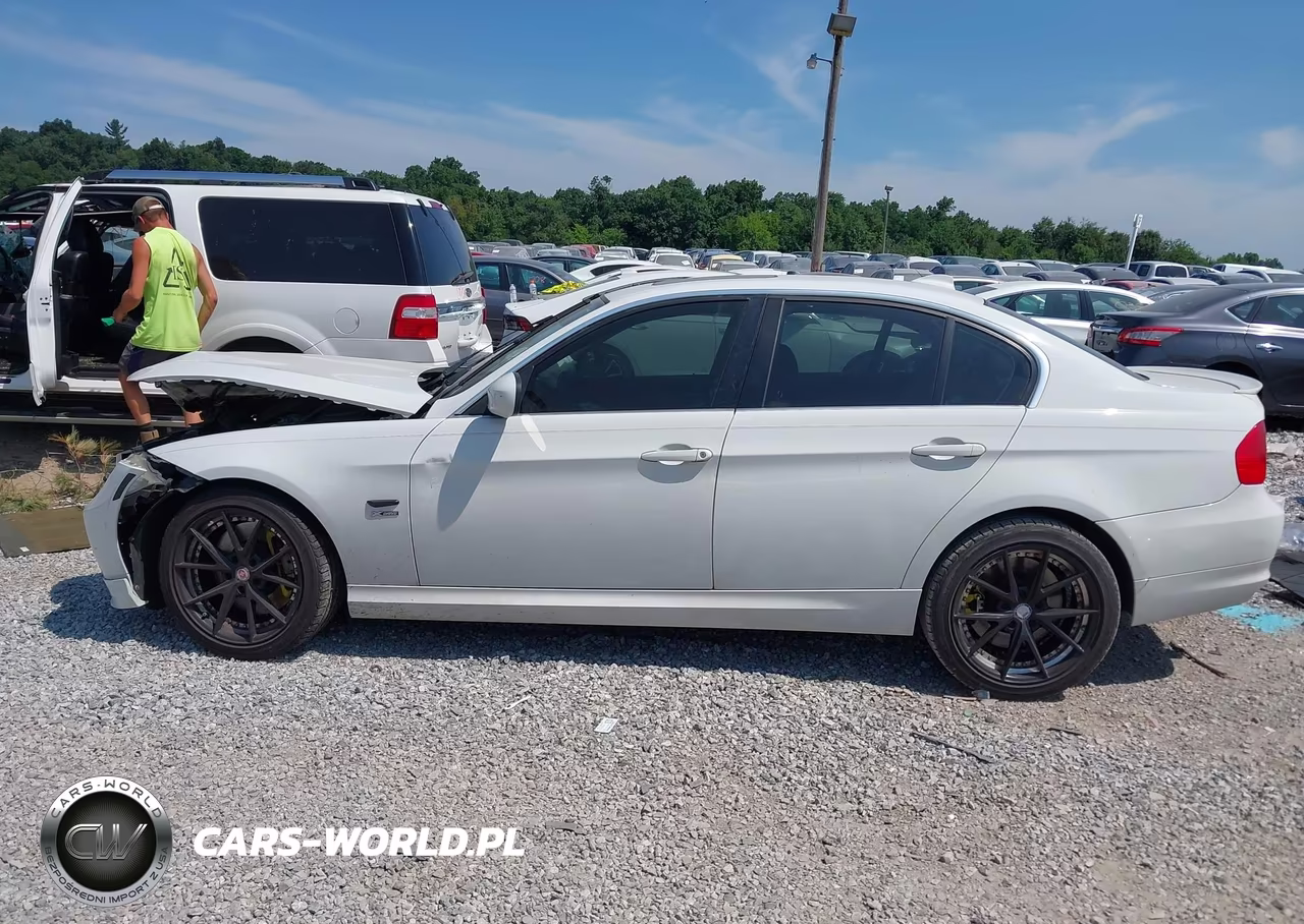 2011 BMW 335I xDrive VIN:WBAPL5C56BA919196 - 14