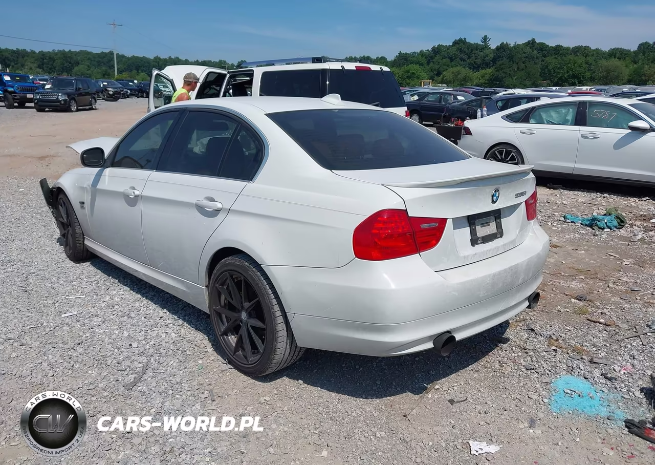 2011 BMW 335I xDrive VIN:WBAPL5C56BA919196 - 3