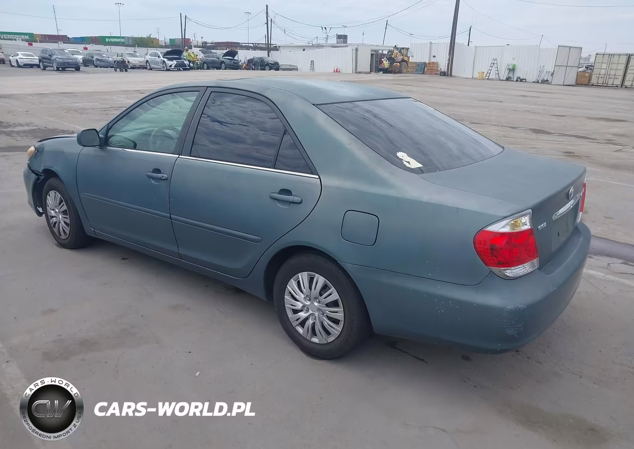 2005 Toyota Camry Le VIN:4T1BE32K95U052989 - 3