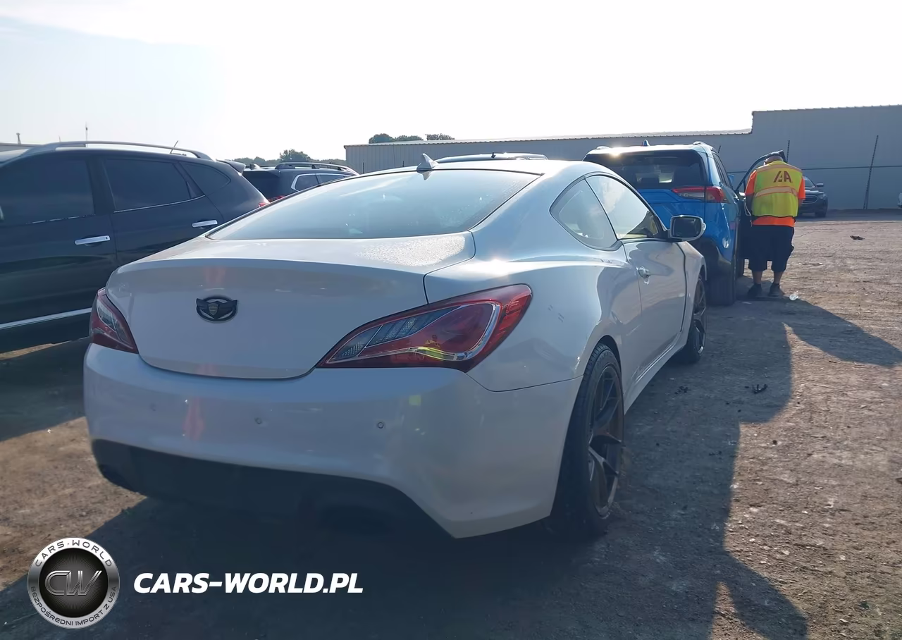 2013 Hyundai Genesis 3.8 Grand Touring VIN:KMHHU6KJ1DU101445 - 4