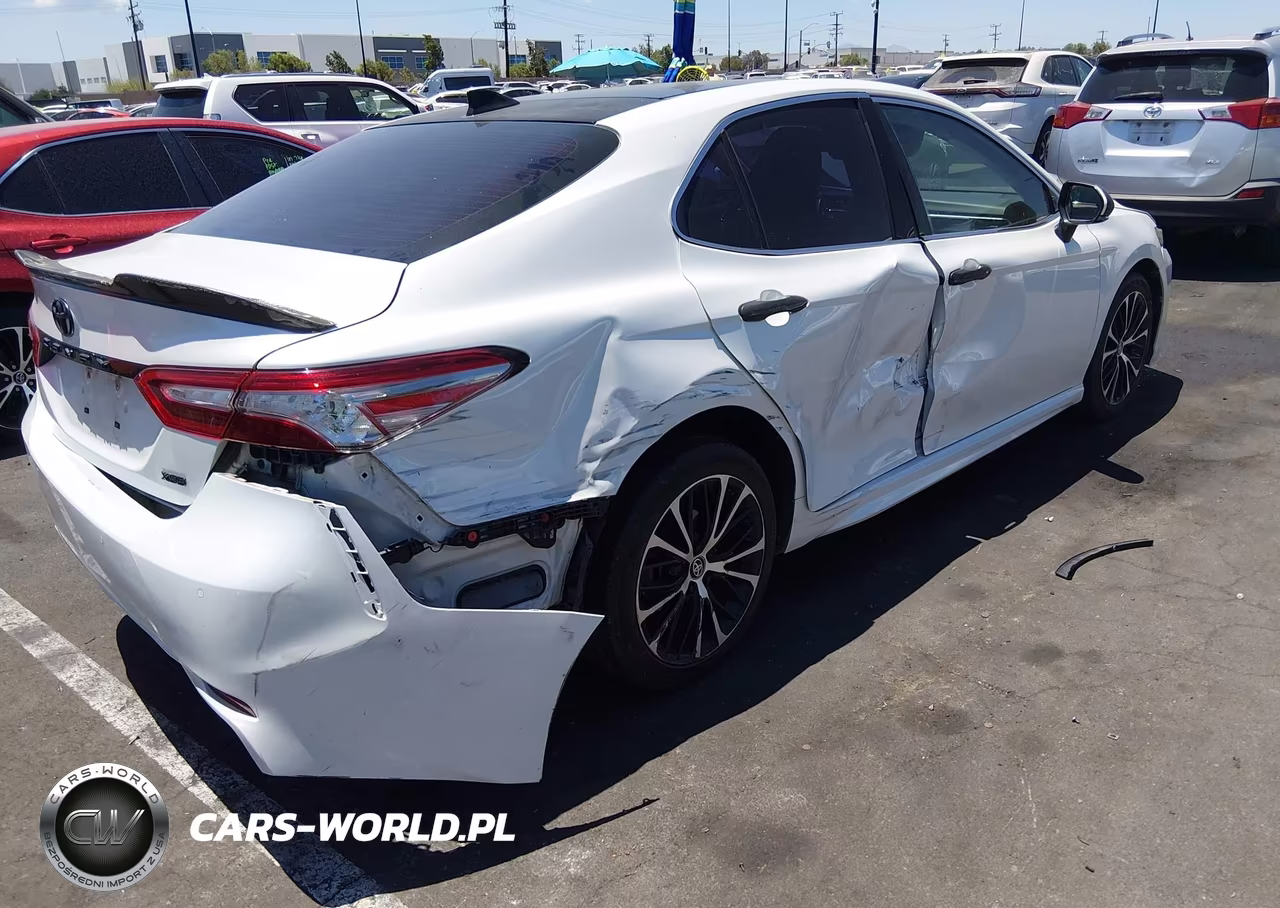 2018 Toyota Camry Xse-Xle VIN:4T1BZ1HKXJU012978 - 4