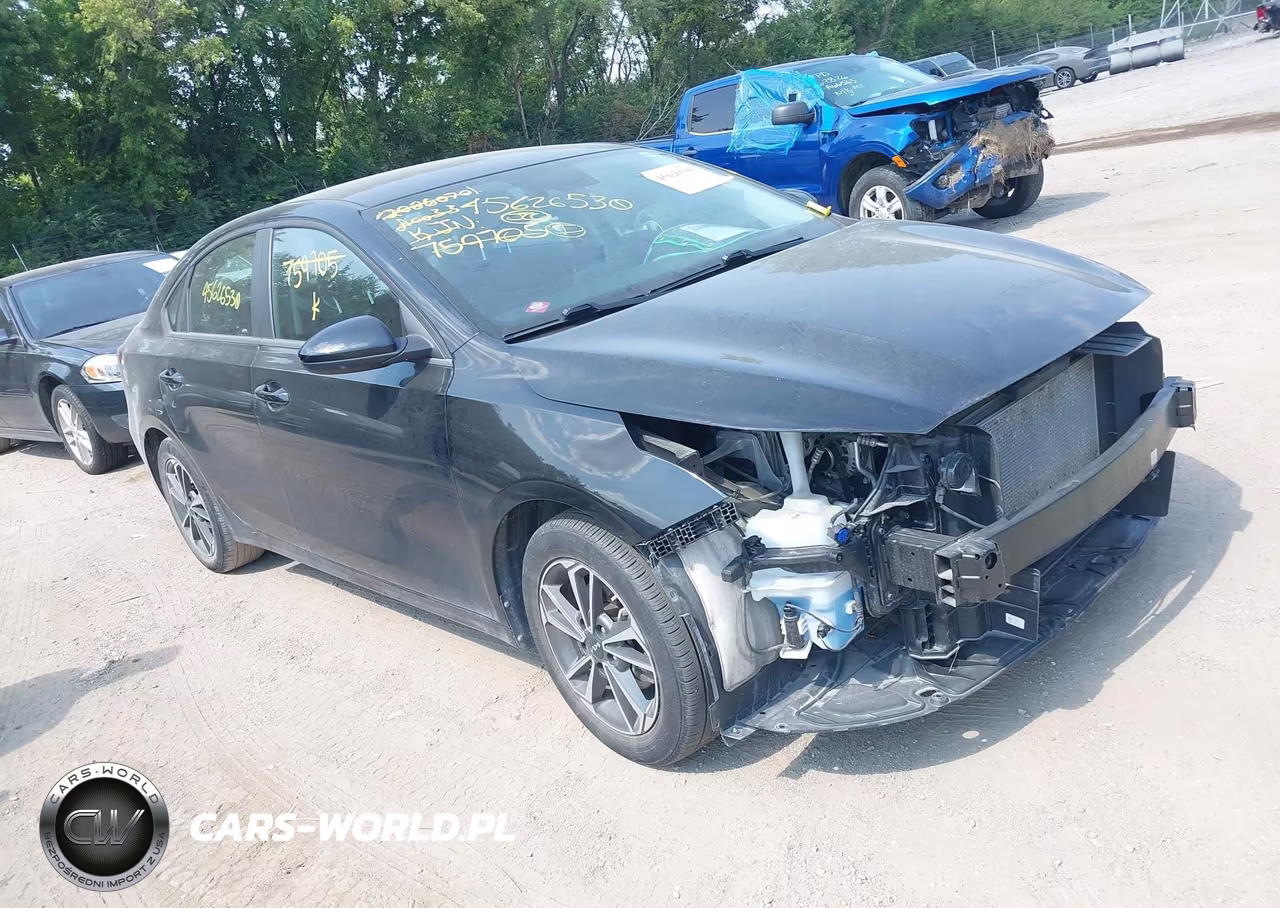 2024 Kia Forte Lxs – zdjęcie 1 z 17