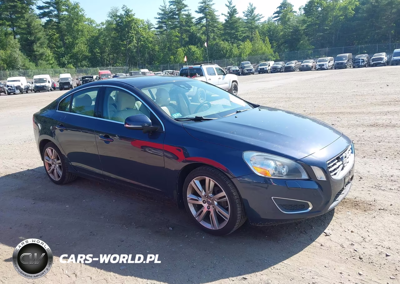 2012 Volvo S60 T6-T6 R-Design-T6 W-Moonroof