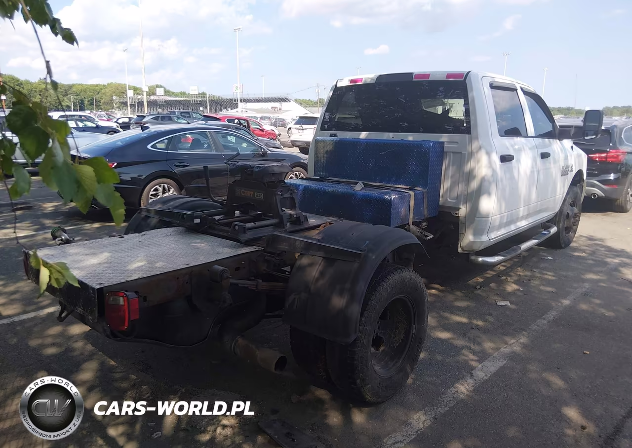 2016 Ram 3500 Chassis Tradesman-Slt-Laramie VIN:3C7WRTCL7GG258967 - 4