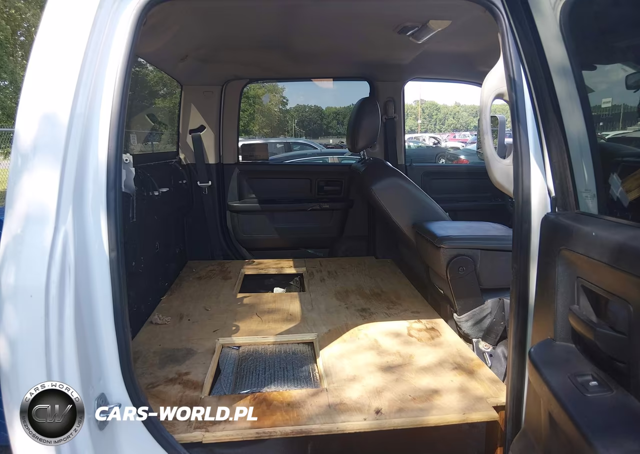 2016 Ram 3500 Chassis Tradesman-Slt-Laramie VIN:3C7WRTCL7GG258967 - 6