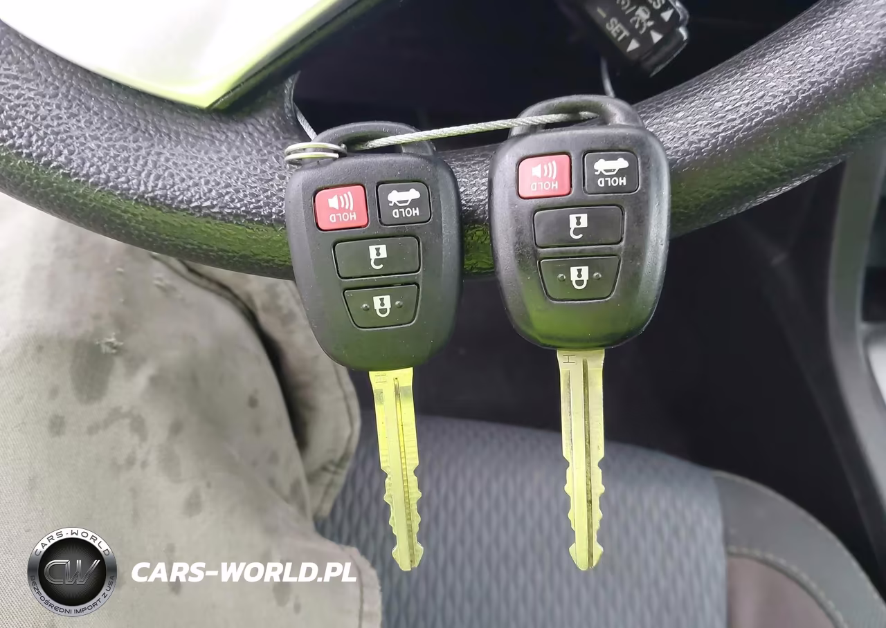 2017 Toyota Corolla Le VIN:5YFBURHE8HP646230 - 11