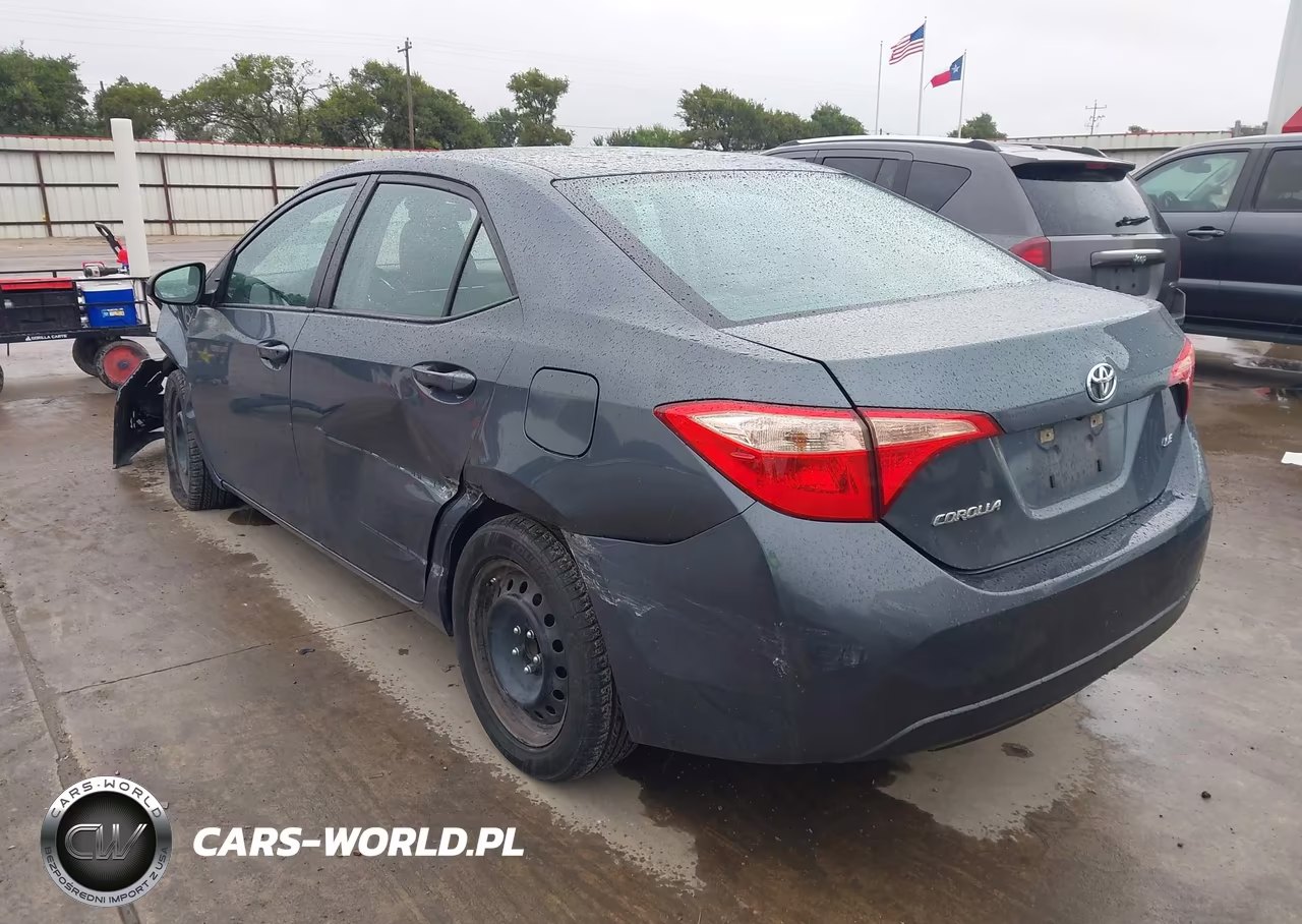 2017 Toyota Corolla Le VIN:5YFBURHE8HP646230 - 3