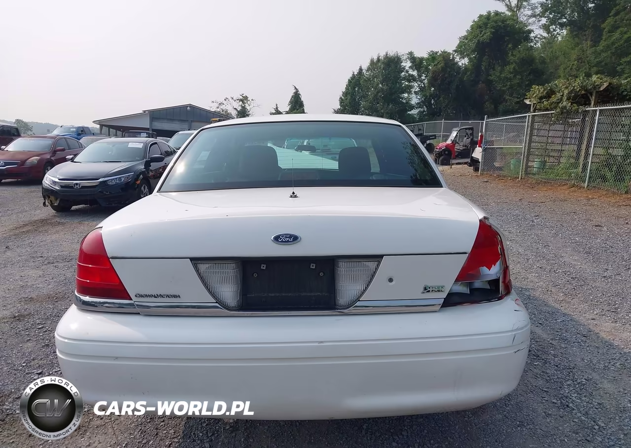 2011 Ford Crown Victoria Police VIN:2FABP7BV2BX100584 - 17